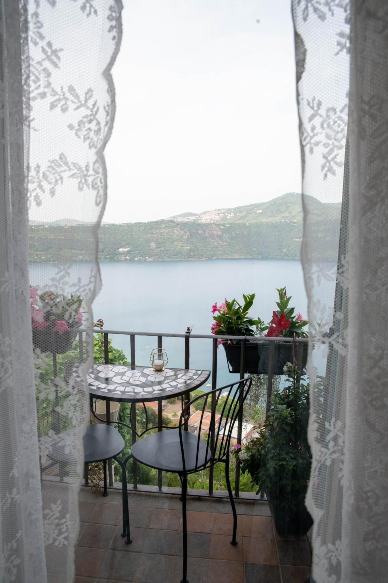 B&B Carpe Diem Vista Lago Castel Gandolfo Exteriér fotografie